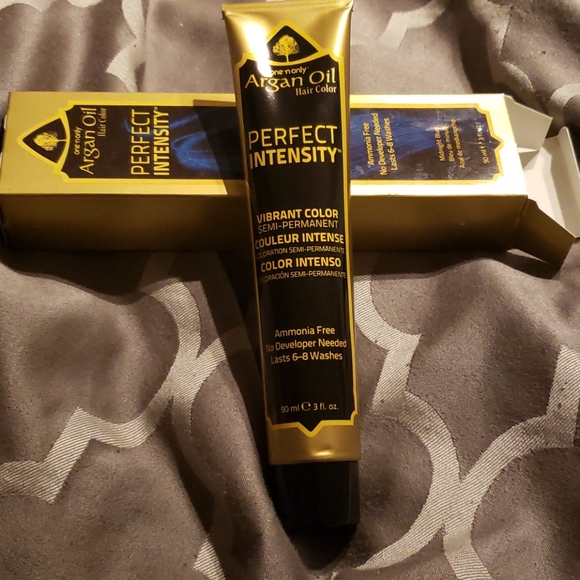 Hair dye - Picture 2 of 2